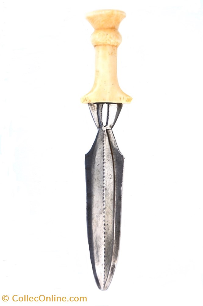 Azandé 002 art antiquites africain armes azande 002