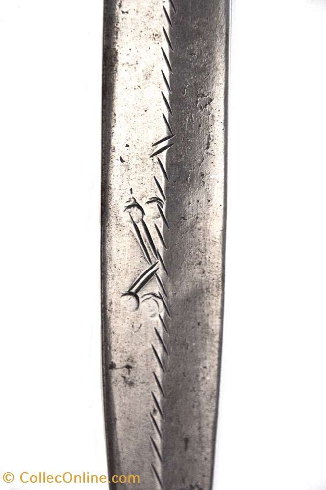Yakoma 002 4 art antiquite africain arme yakoma 002