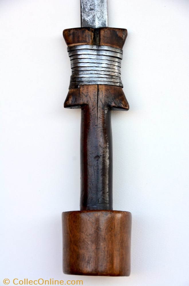 art antiquite africain arme momvu 001