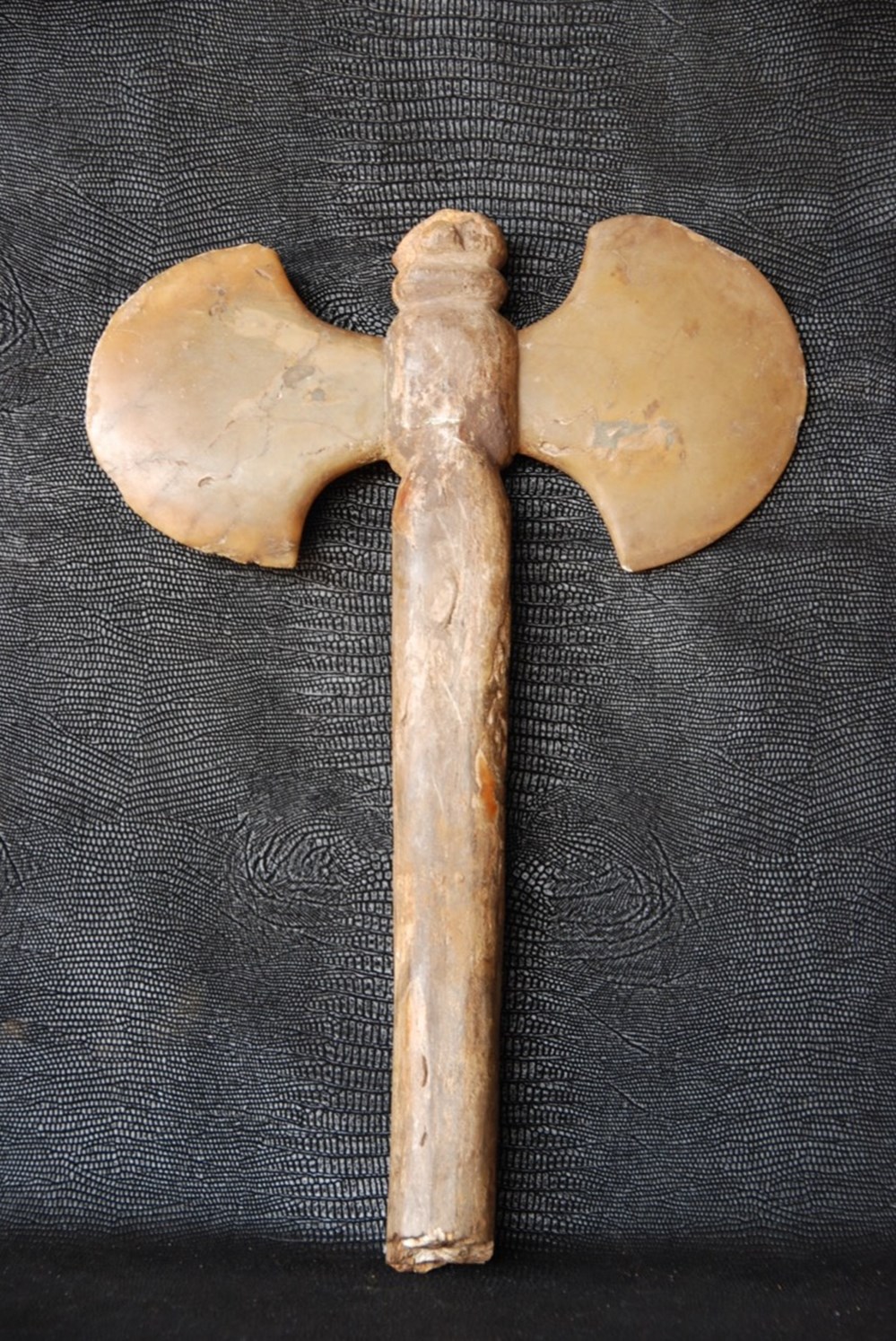 Hache Jawak Sulaveisi art antiquites asiatique hache jawak sulaveisi