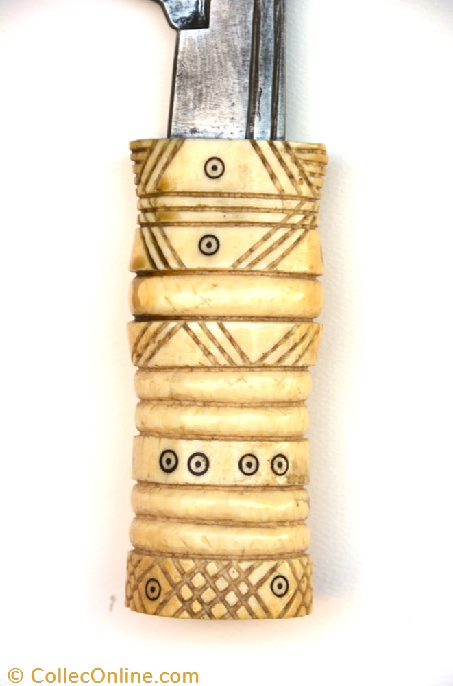 art antiquite africain arme mangbetu ivoire 005