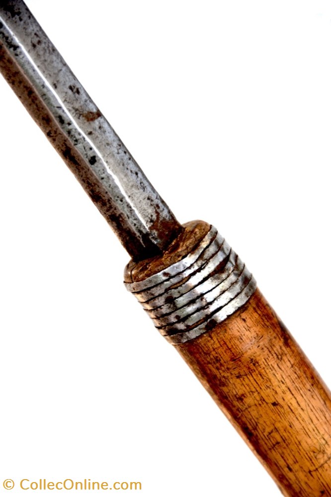 Hutu 001 4 art antiquite africain arme hutu 001