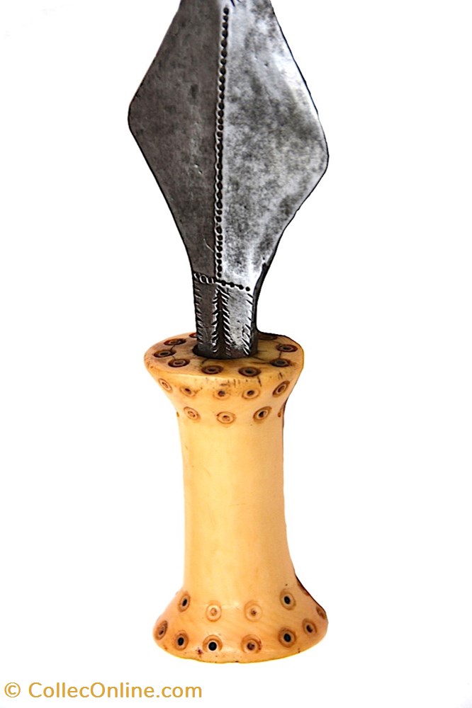 Yakoma disque Ngondi 001 5 art antiquite africain arme yakoma disque ngondi 001