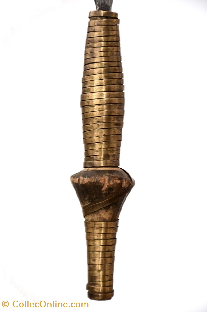 art antiquite africain arme mfinu 004