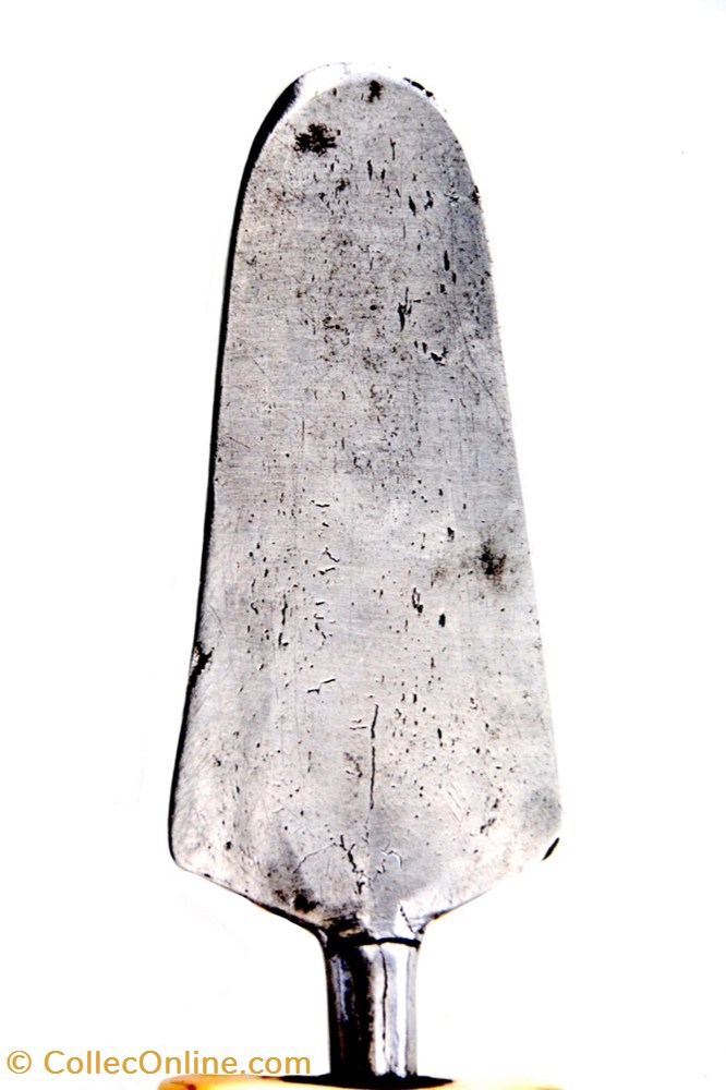 Mangbetu 006 3 art antiquite africain arme mangbetu 006