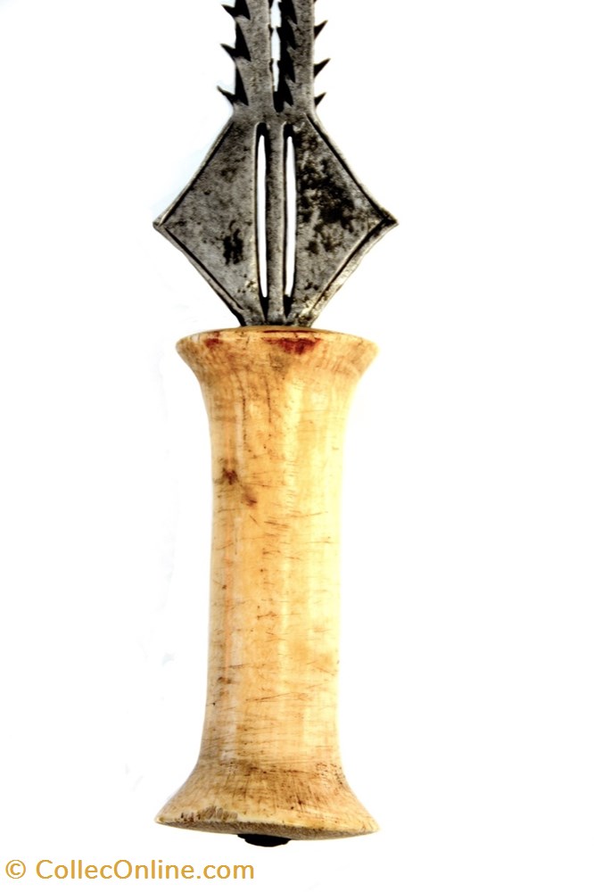 Yakoma Basakpwa 016 4 art antiquites africain armes yakoma basakpwa 016