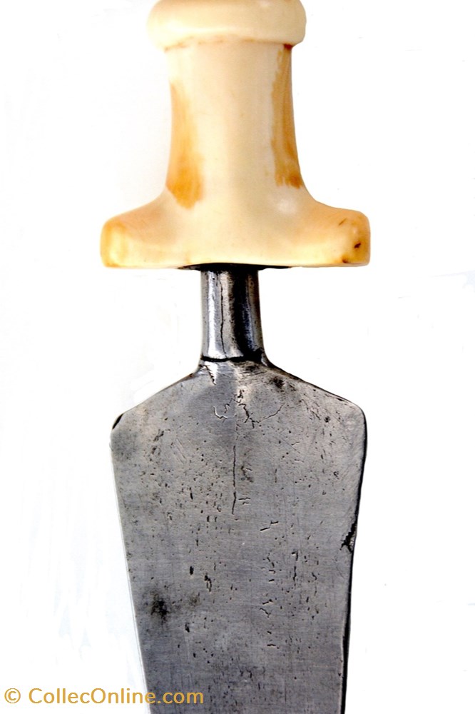 Mangbetu 006 4 art antiquite africain arme mangbetu 006