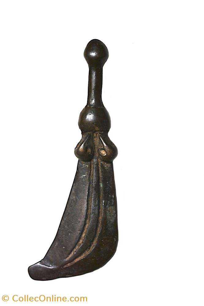 art antiquites africain bronzes poids armes epee 003