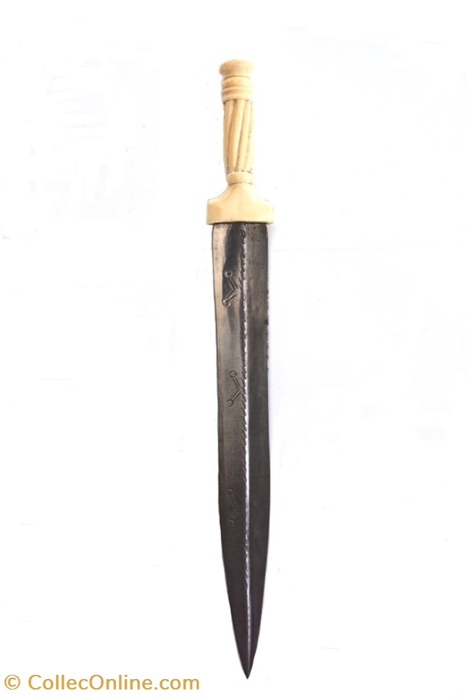 art antiquite africain arme yakoma 001