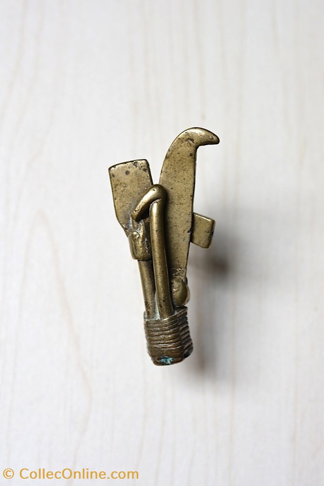 Poids armes 001 art antiquites africain bronzes poids armes 001