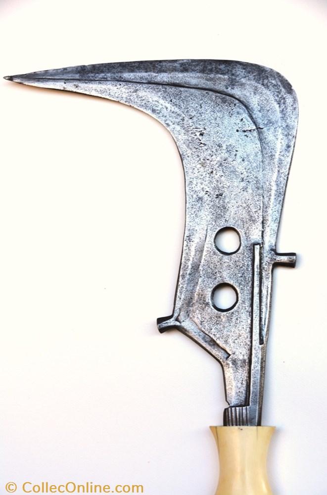 art antiquite africain arme mangbetu ivoire 003