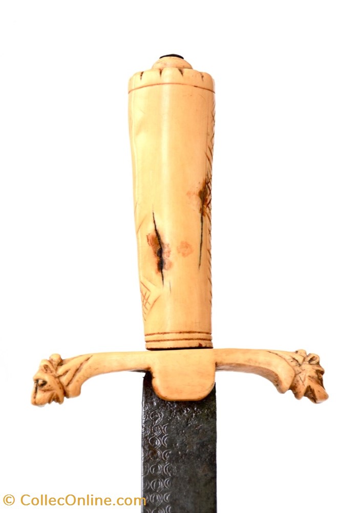 Bamoun-Tikar 001 2 art antiquite africain arme bamoun tikar 001