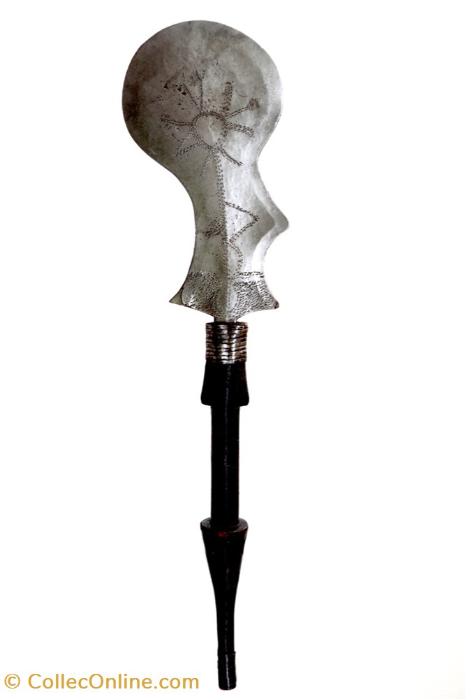 Momvu 001 art antiquite africain arme momvu 001