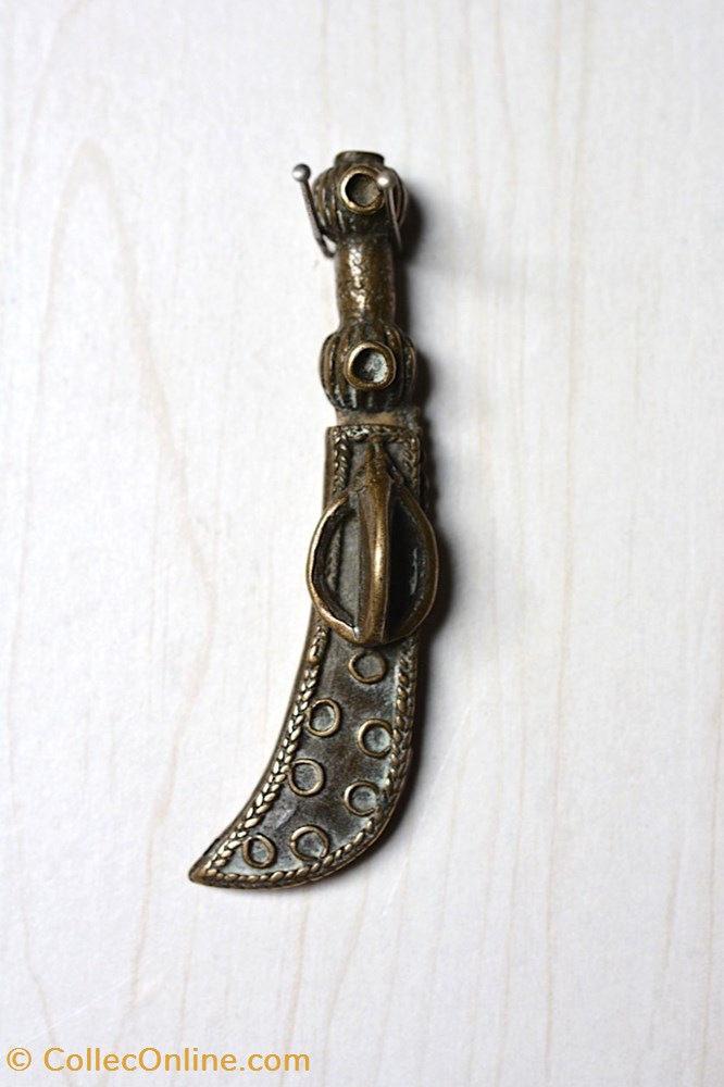 Poids armes Épée 011 art antiquites africain bronzes poids armes epee 011