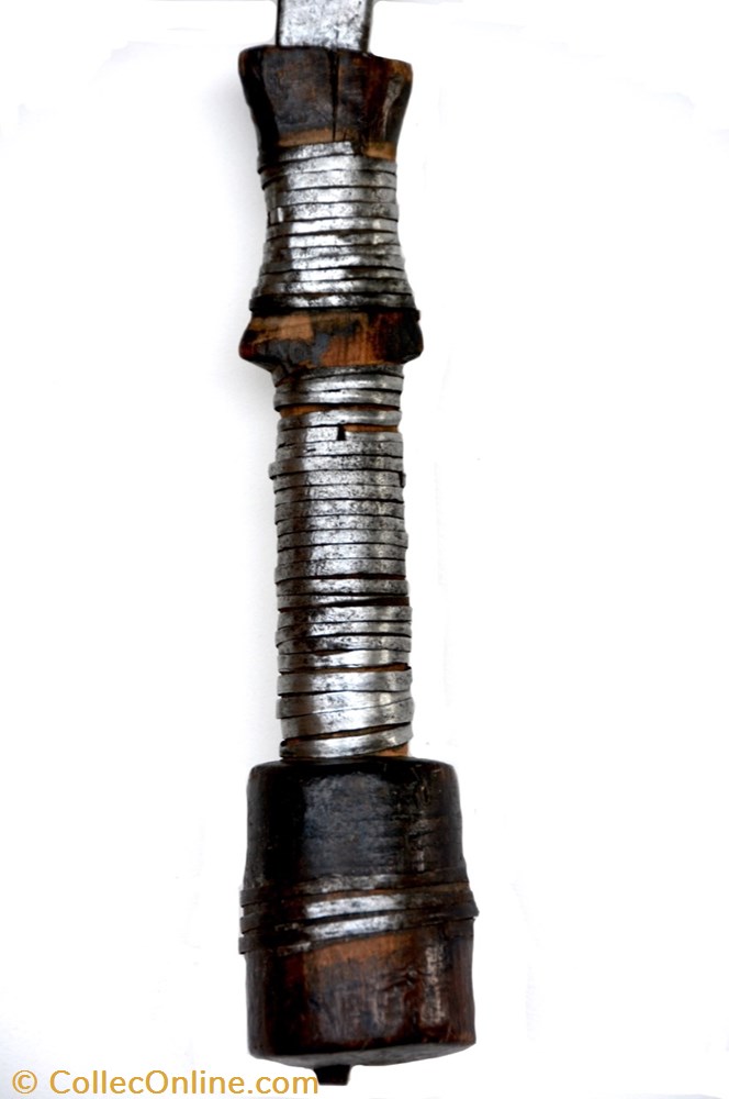 art antiquite africain arme mangbetu 004