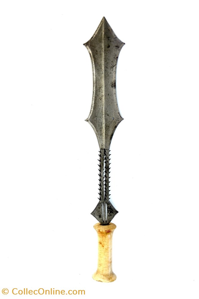 Yakoma Basakpwa 016 art antiquites africain armes yakoma basakpwa 016