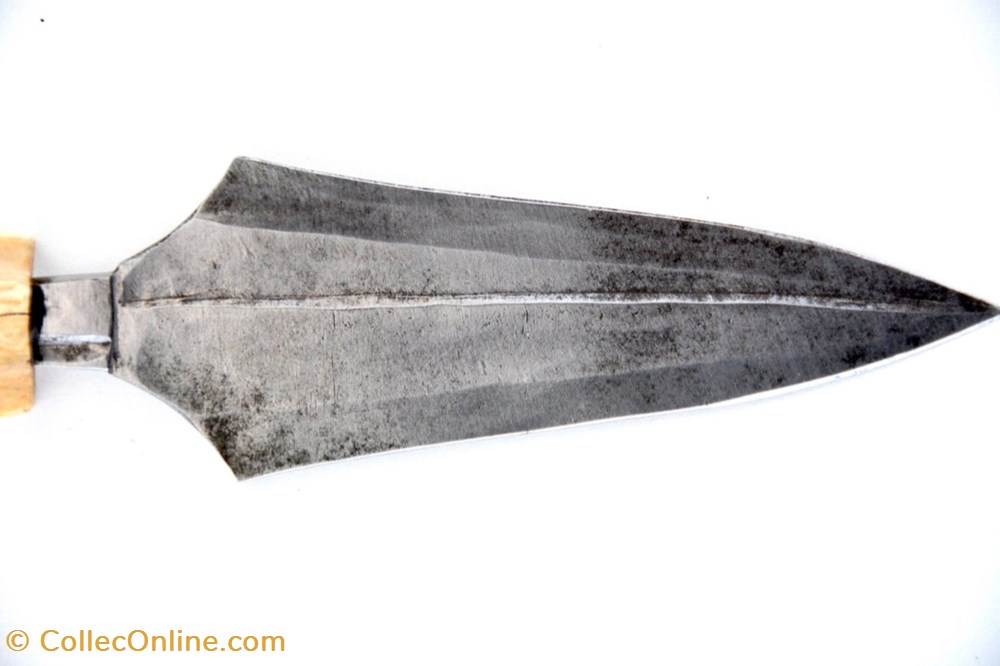art antiquites africain armes mangbetu 007