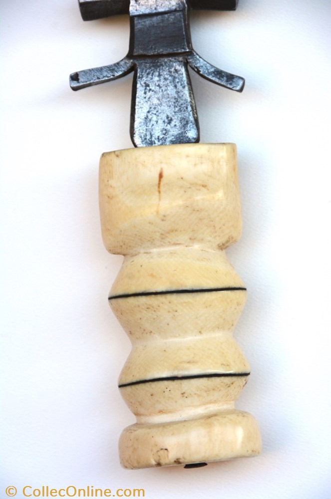 art antiquite africain arme mangbetu ivoire 003