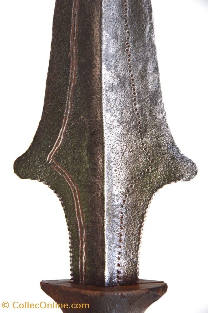 art antiquite africain arme tetela 002