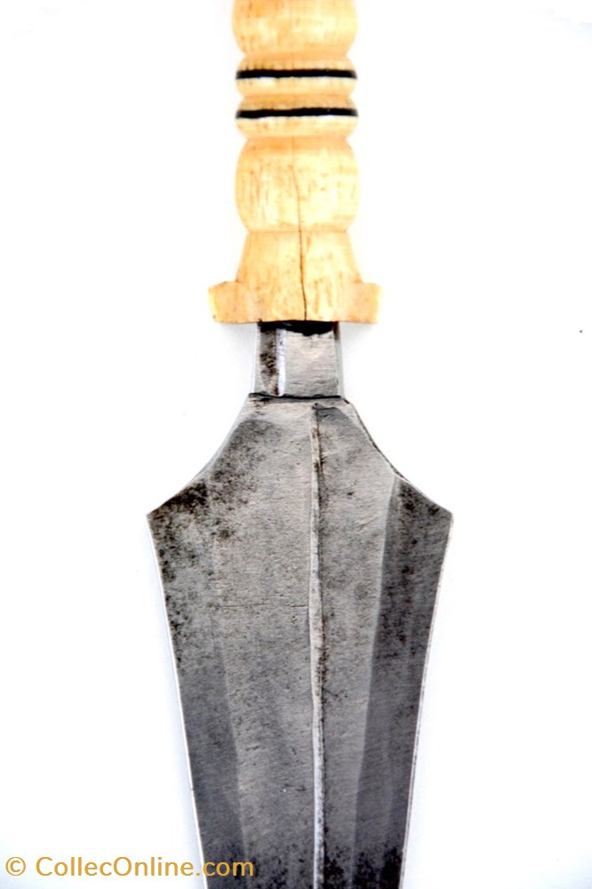 art antiquites africain armes mangbetu 007