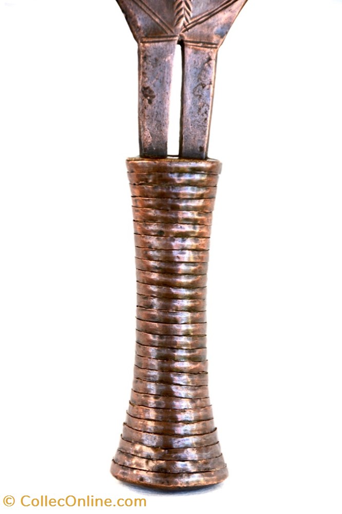 Yakoma disque Ngondi 003 5 art antiquite africain arme yakoma disque ngondi 003
