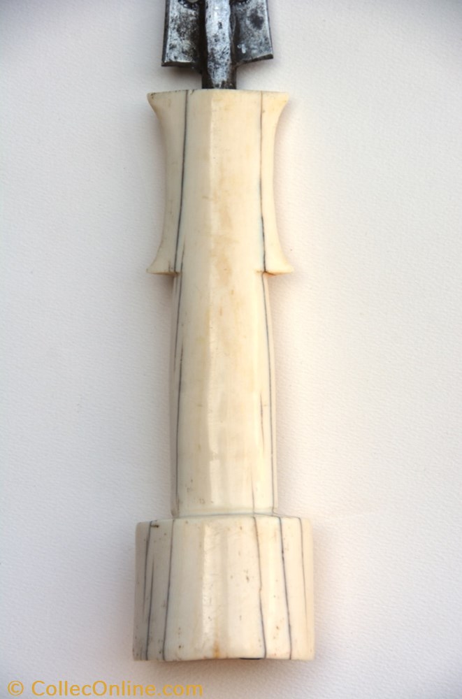 art antiquite africain arme mangbetu ivoire d 001