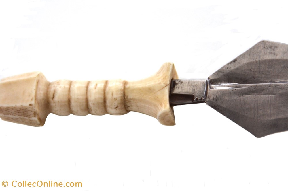 art antiquites africain armes mangbetu 009 sold
