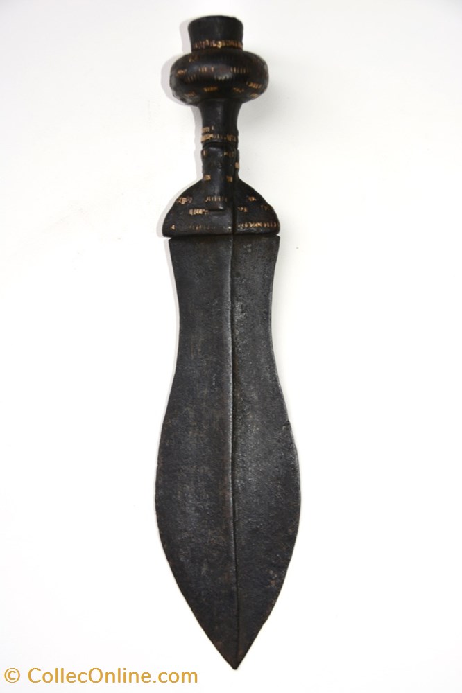 art antiquites africain armes ikulbapyaang 008