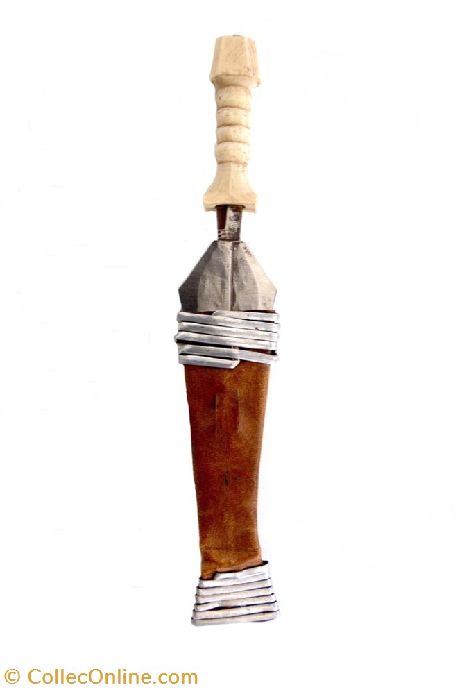 art antiquites africain armes mangbetu 009 sold