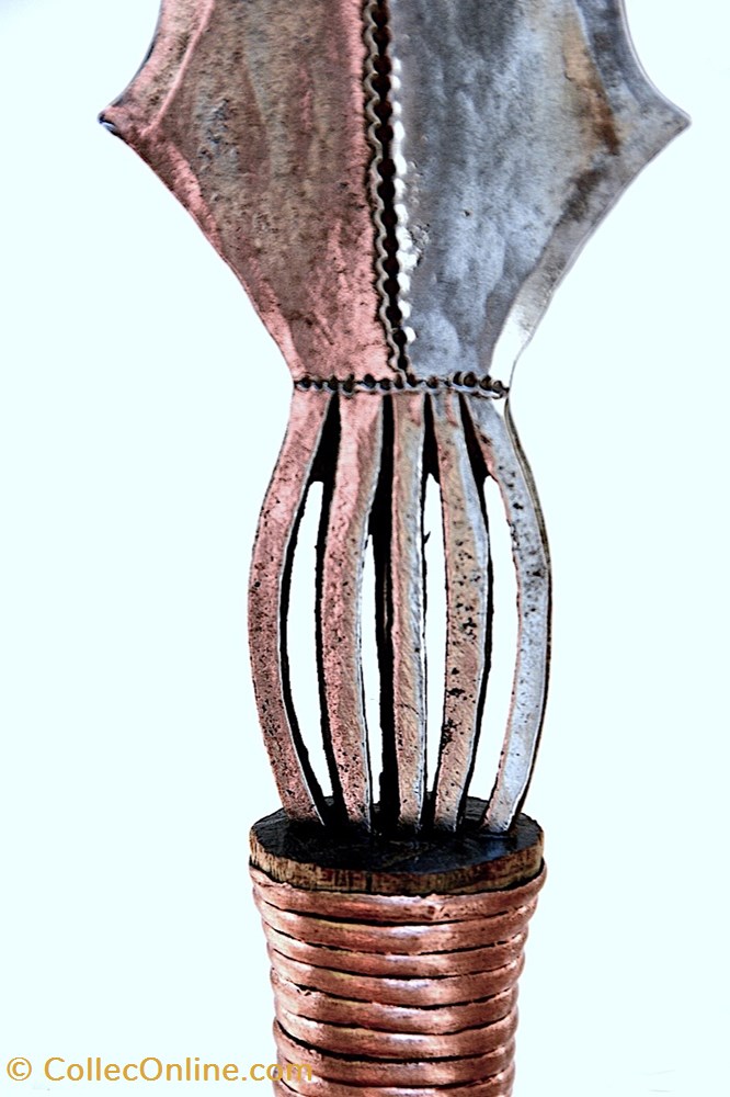 Yakoma disque Ngondi 002 4 art antiquite africain arme yakoma disque ngondi 002