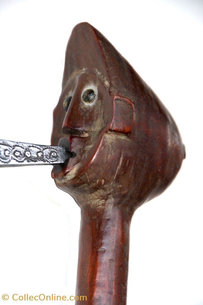 art antiquite africain arme zande 001
