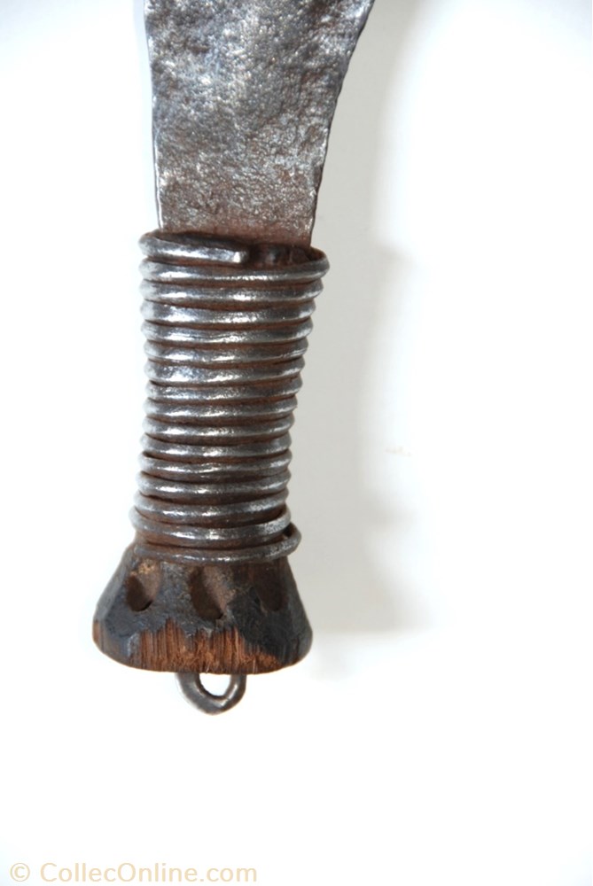 Faucille Bengé 001 5 art antiquite africain arme faucille benge 001