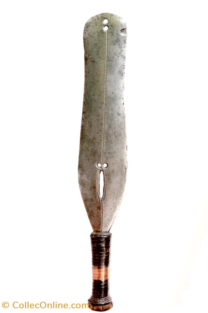 Yakoma Basakpwa 002 art antiquite africain arme yakoma basakpwa 002