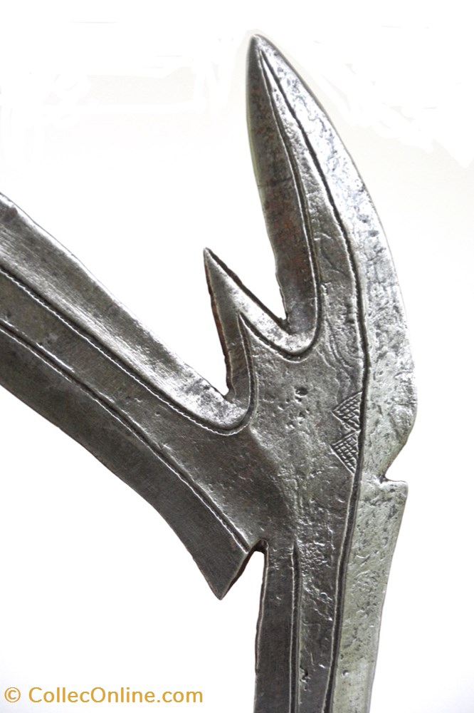 Banda Mbugbu ouest 001 2 art antiquites africain armes banda mbugbu ouest 001