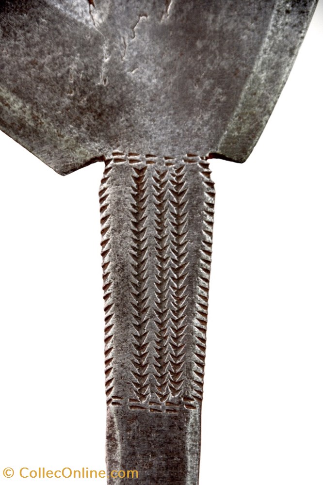 Zandé - Bandia 002 3 art antiquites africain armes zande bandia 002