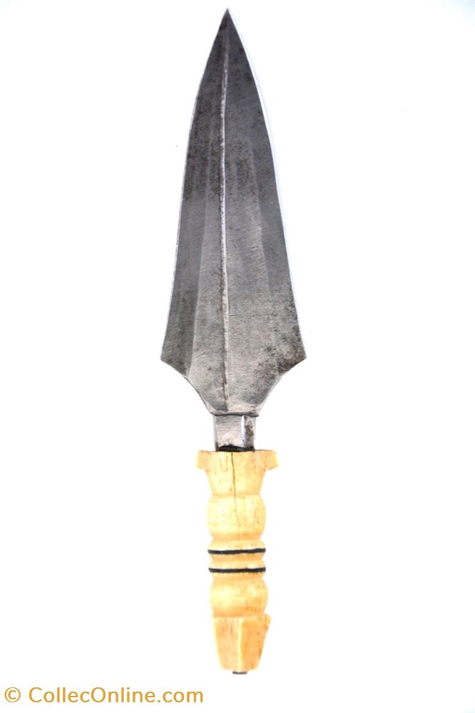 art antiquites africain armes mangbetu 007