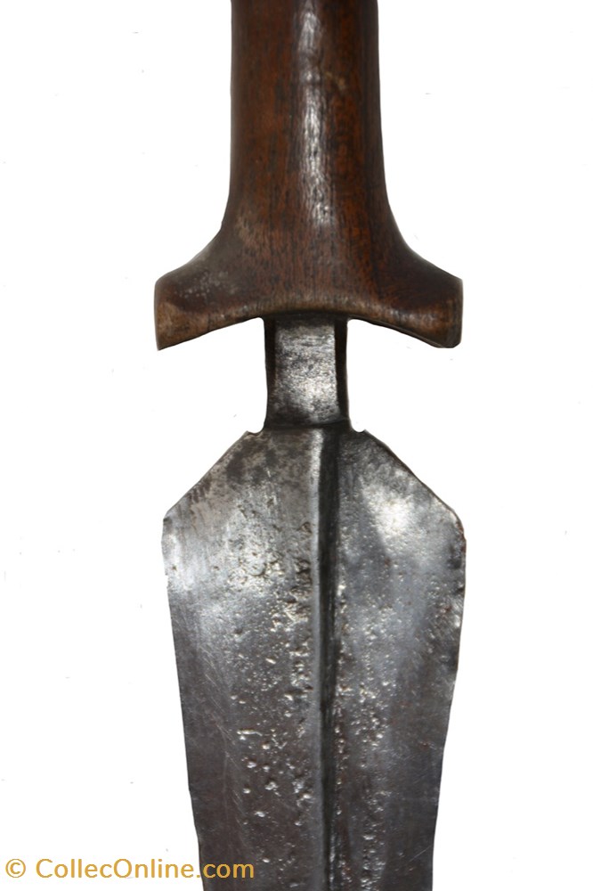 Mangbetu 001 2 art antiquite africain arme mangbetu 001
