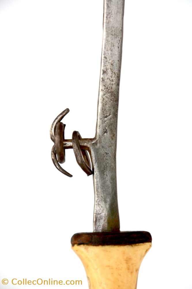 Kreich 001 2 art antiquite africain arme kreich 001