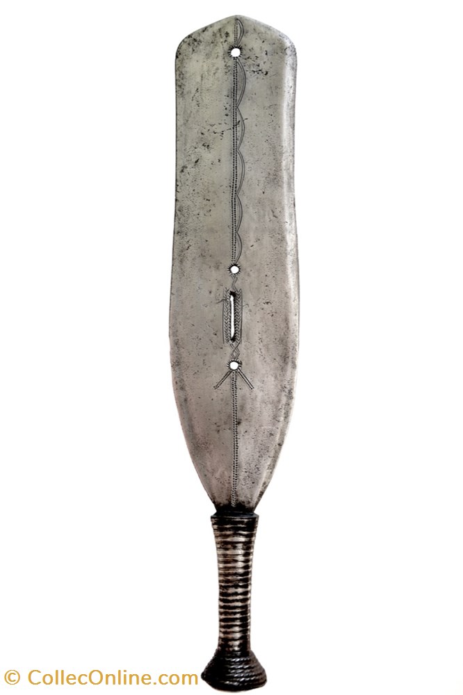 Yakoma Basakpwa 004 art antiquite africain arme yakoma basakpwa 004