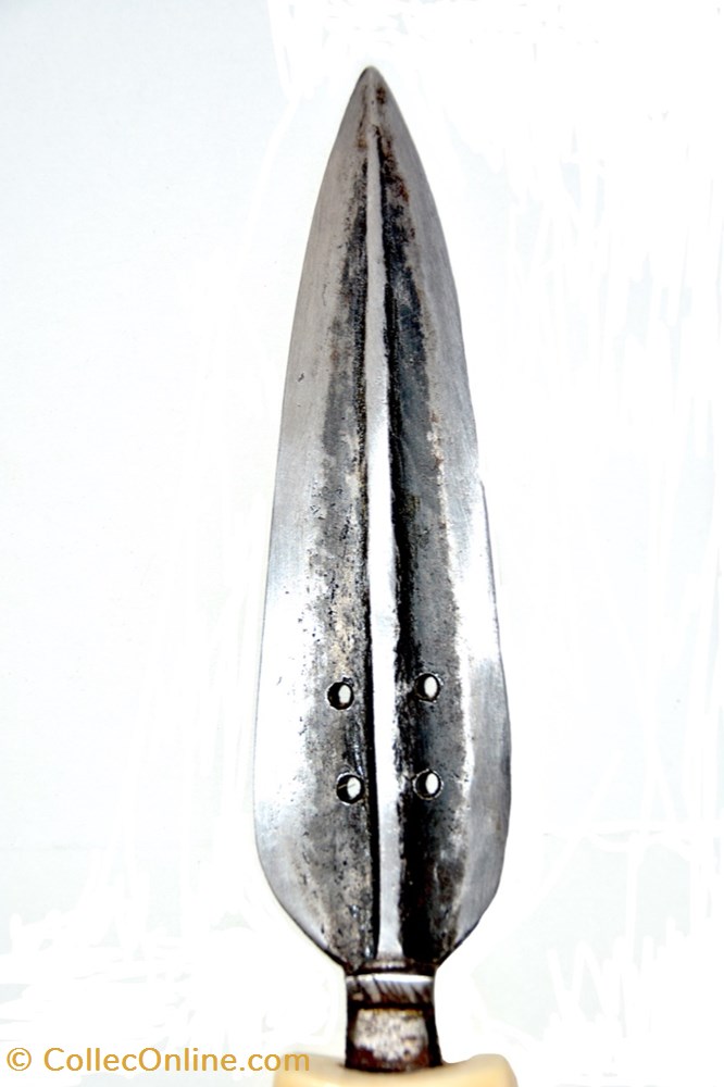 art antiquite africain arme mangbetu 005