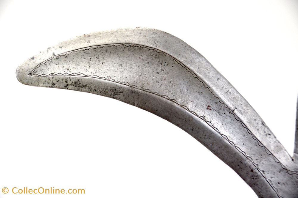 Banda 006 4 art antiquites africain armes banda 006
