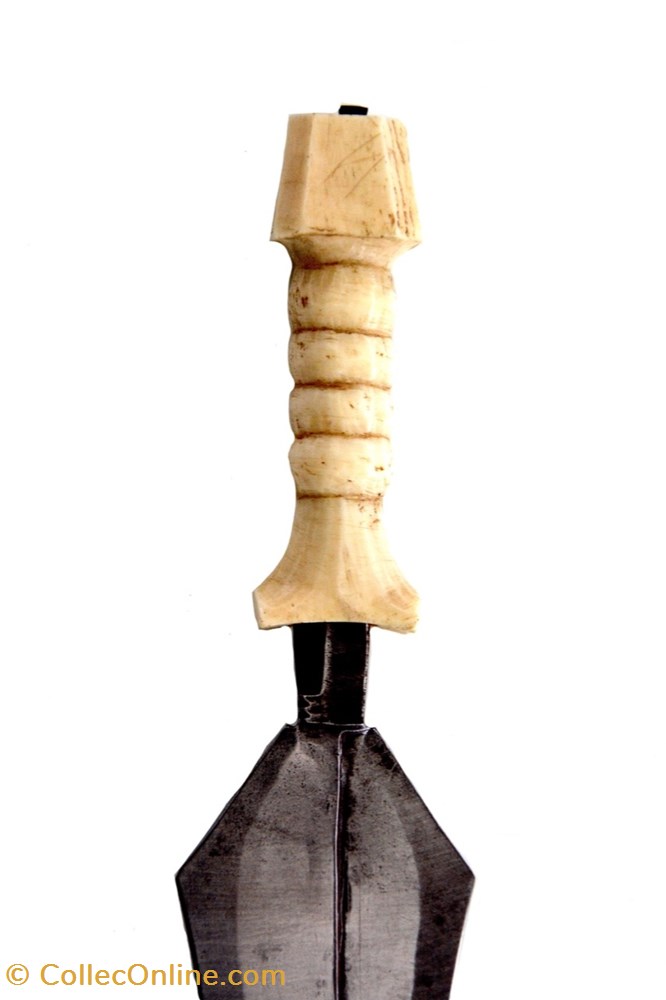 art antiquites africain armes mangbetu 009