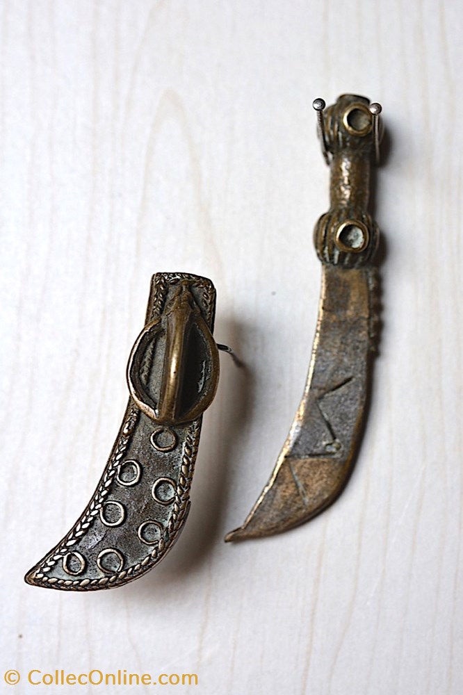 Poids armes Épée 011 4 art antiquites africain bronzes poids armes epee 011