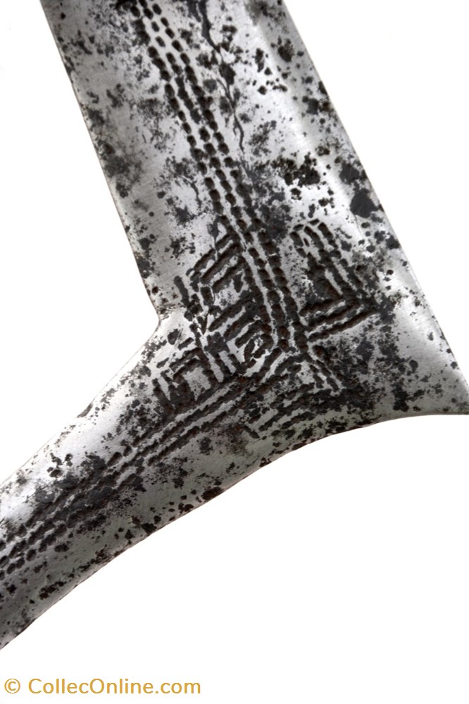 art antiquites africain armes mbanja 001