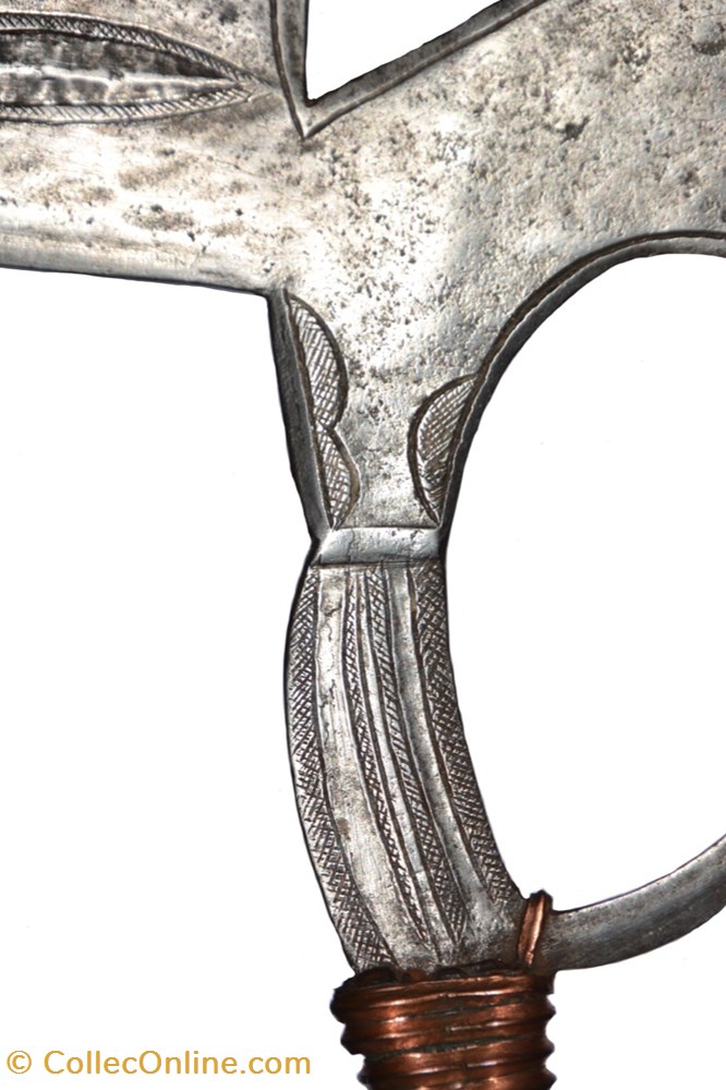 Kota-Fang 004 2 art antiquite africain arme kota fang 004