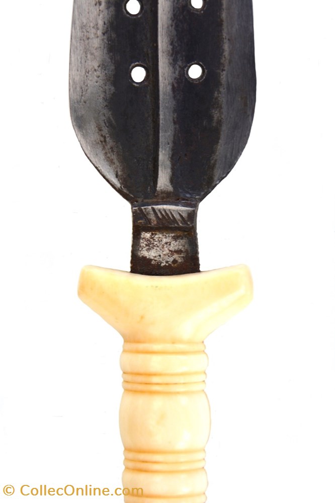 art antiquite africain arme mangbetu 005