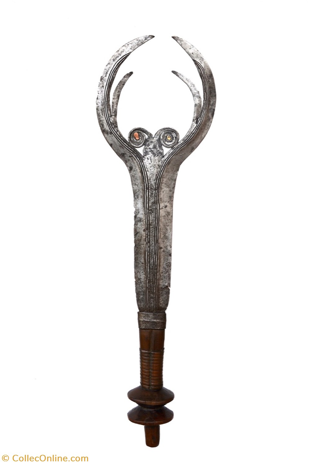 Ngata 001 art antiquites africain armes ngata 001