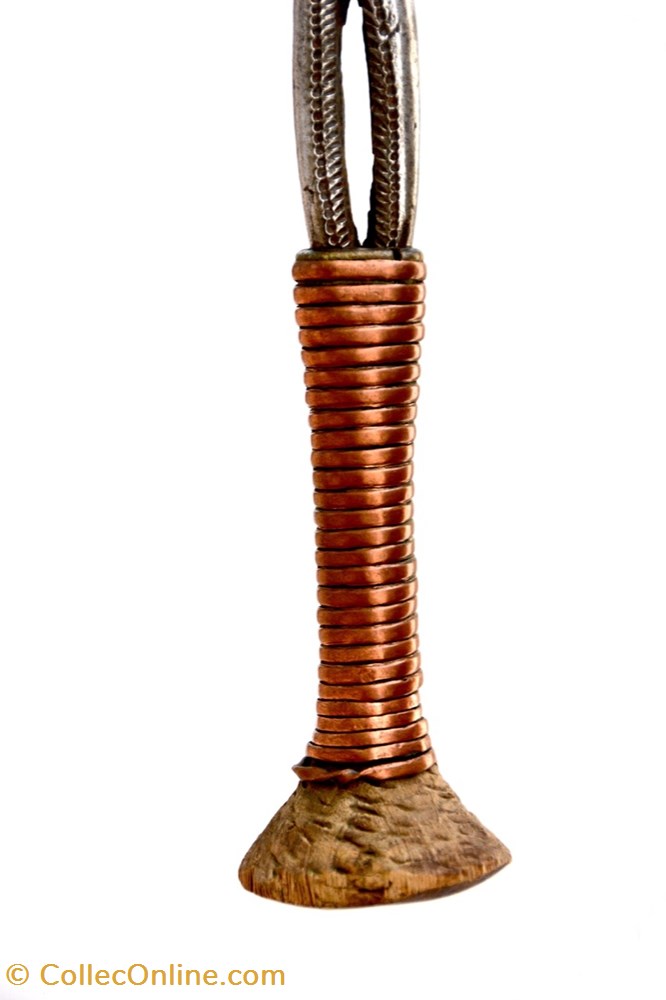 Yakoma Basakpwa 001 4 art antiquite africain arme yakoma basakpwa 001