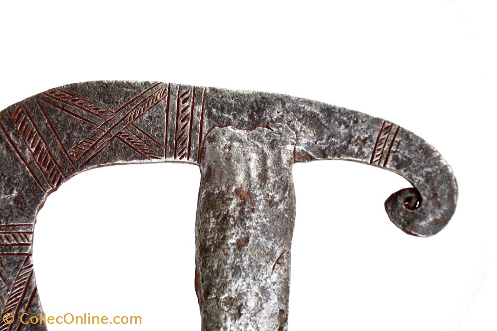 Ga'anda 001 4 art antiquite africain arme ganda 001