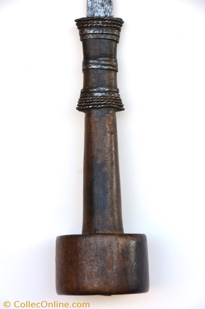 art antiquite africain arme momvu 003